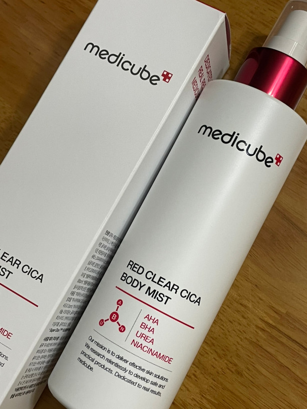 اسپری میست ضد جوش بدن مدی کیوب مدل Red Clear Cica